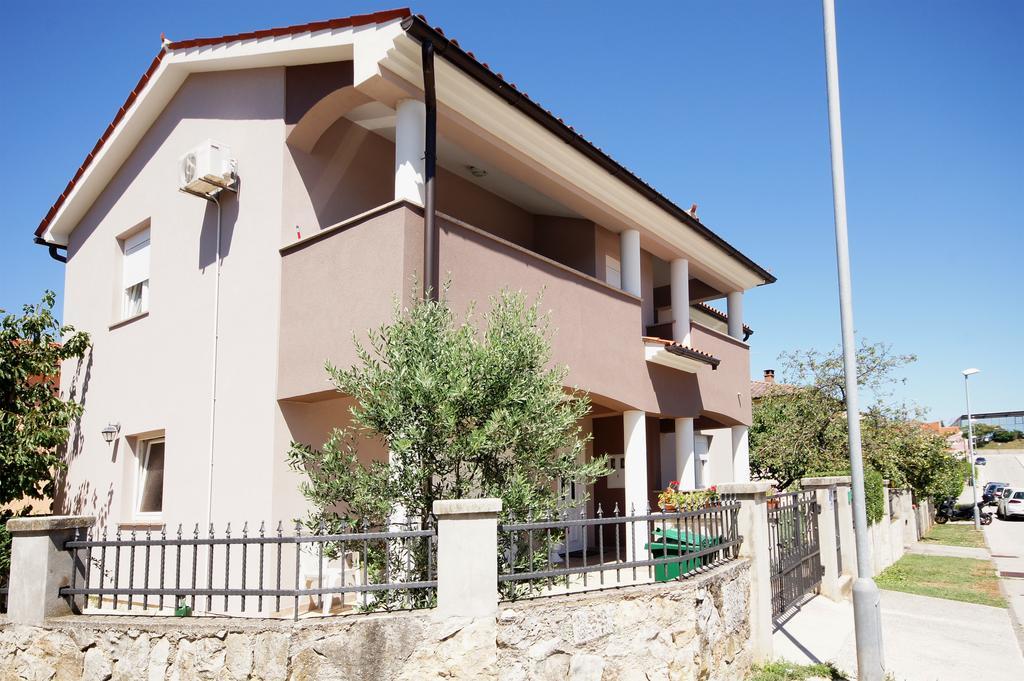 PUY Apartments Ema מראה חיצוני תמונה